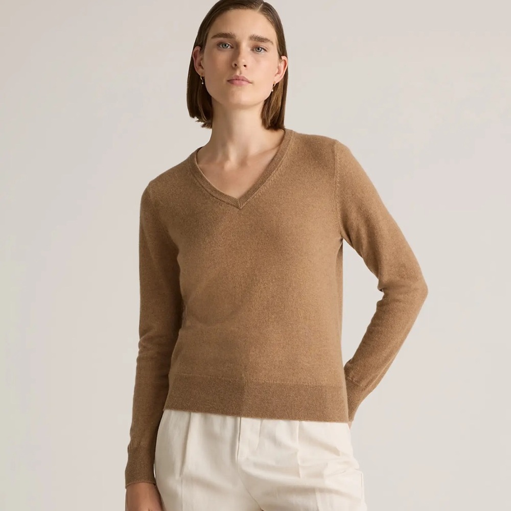 QUINCE Size XL Mongolian 100% Camel Cashmere Long Sleeve V-Neck Sweater EUC